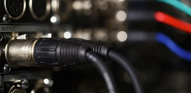 xlr cable connected in input
